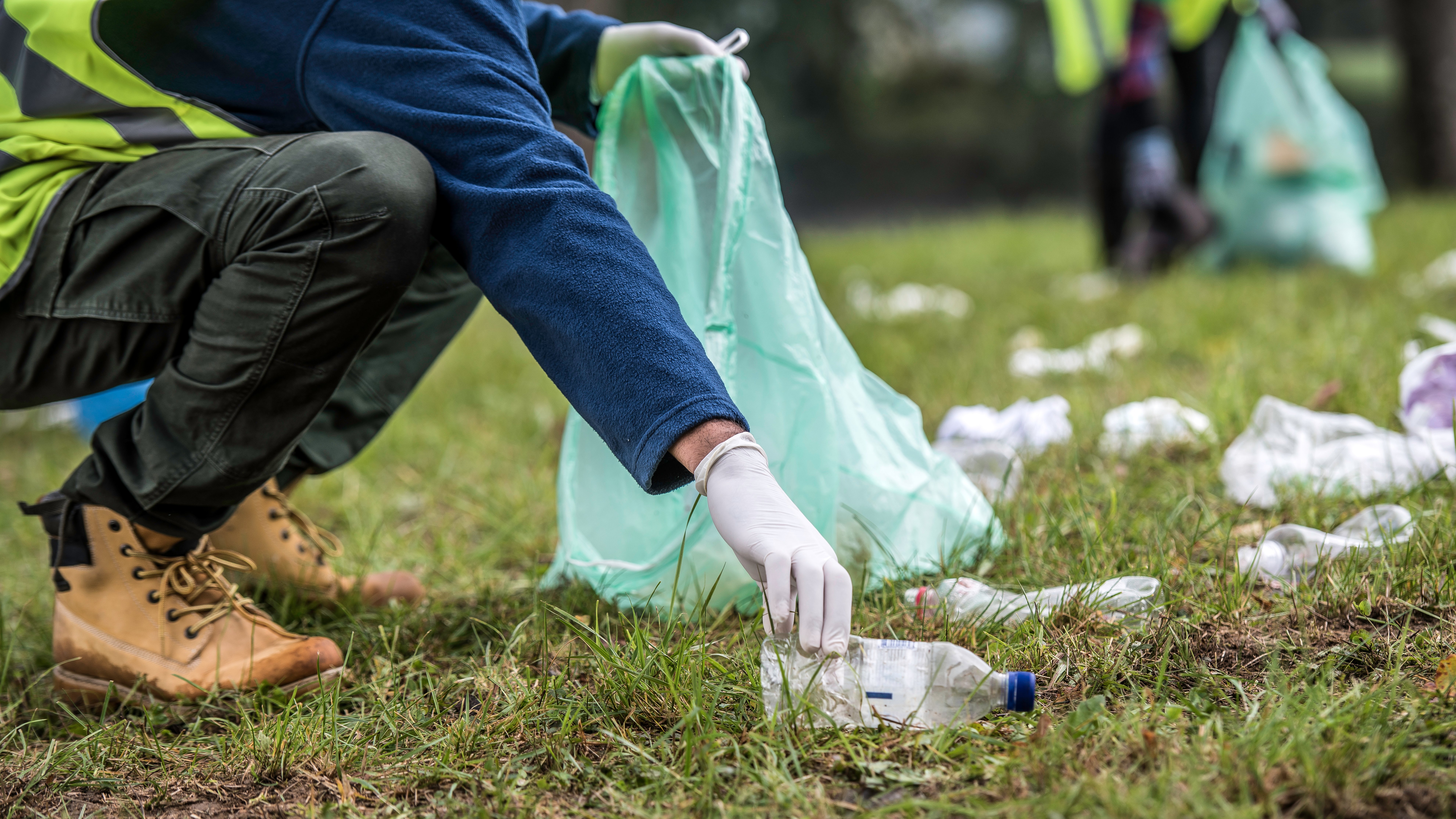 Trash Pickup_GettyImages-1161008212